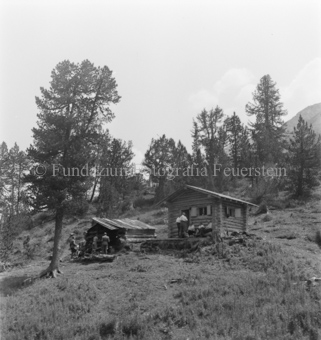 Serie: Nationalpark, Arvenwald, Bezeichnung Hülle: Nationalpark, Nationalpark Arvenwald mit Personen, Val Mingèr; Nationalpark Til Rieser