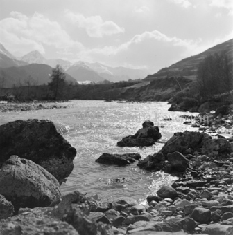Serie: Nationalpark, Arvenwald, Bezeichnung Hülle: Nationalpark, Nationalpark Arvenwald mit Personen, Val Mingèr; Nationalpark Til Rieser