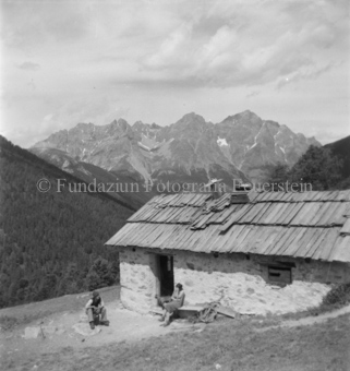  , Bezeichnung Hülle: Schafe Tablasat mit Silvia und Mei, 1950