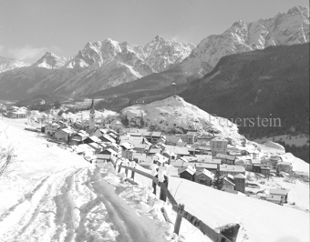 Dorfansicht Ardez im Winter