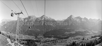 Panoramaaufnahme, Blick ins Tal von der Seilbahn