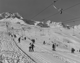 Schlepplift Schlivera mit drei Bahnen, Skifahrer
