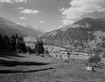 Blick auf Dorf Santa Maria und Tal