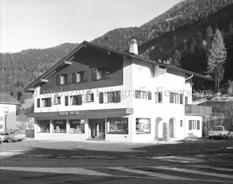 Haus mit Laden «Albert Pattis»