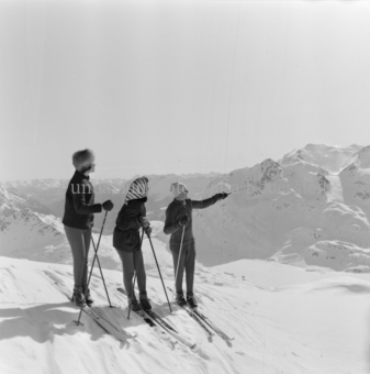 Drei Skifahrerinnen