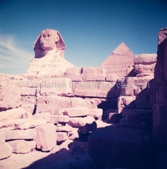Sphinx und Pyramide