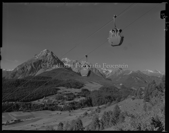 Seilbahn Scuol Motta Naluns mit Pisoc und Schloss Tarasp