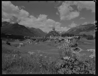 Schloss Tarasp mit Sparsels und Fontana