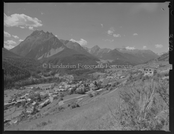 Scuol, Übersicht mit Piz Pisoc