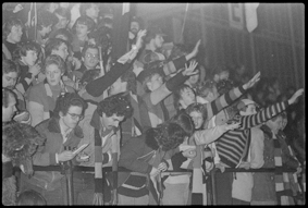SCB-Fans beim Anfeuern ihrer Mannschaft