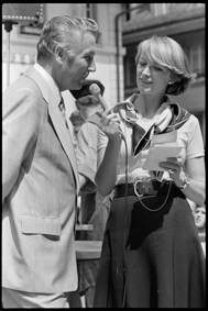 Die Fernsehmoderatorin Heidi Abel beim Interview