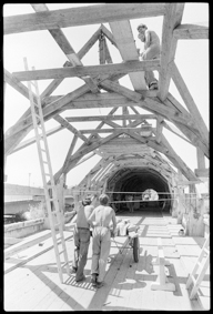 Restaurierungsarbeiten bei der alten Holzbrücke 
