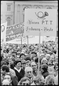 Gross-Demonstration auf dem Bundesplatz