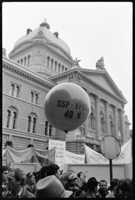 Gross-Demonstration auf dem Bundesplatz