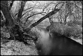 Winterliche Stimmung an einem Fluss