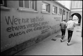 Sprayerei in einem Gässchen der Altstadt