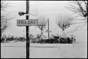 Bahnhof von Frasne im Winterkleid