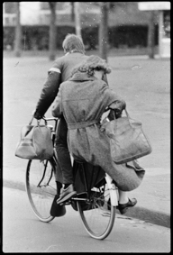 Mit dem Fahrrad unterwegs in der Stadt