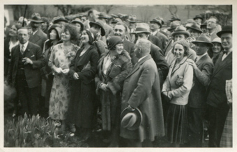 Mitglieder des Schweizer Photographen Vereins im Garten des Gasthauses Bären (Ort unbekannt), anlässlich der Generalversammlung von 1931 in Bern