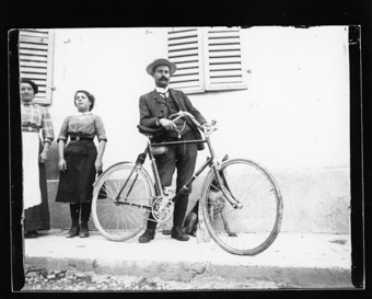 1 homme, 2 femmes