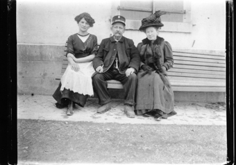 1 homme, 2 femmes