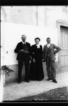 2 hommes, 1 femme