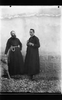 Montavon, abbé Antoine, et Père Laurent Maître, capucin, ecclésiastiques : Montavon vicaire aux Bois, et Père Laurent Maître, capucin à l'orphelinat des Côtes