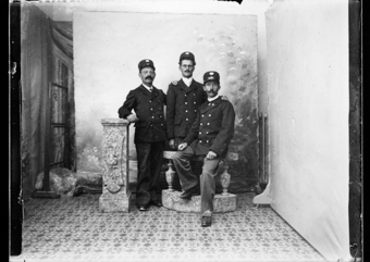 3 hommes