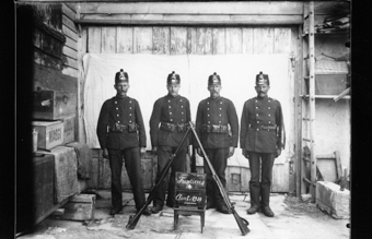 4 hommes