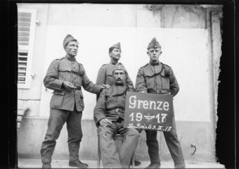 4 hommes