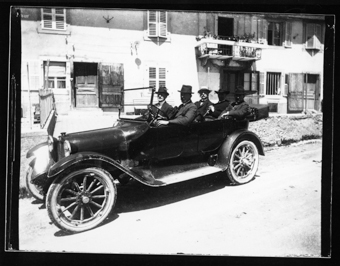 Automobile