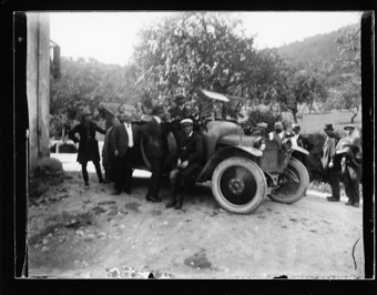 Automobile