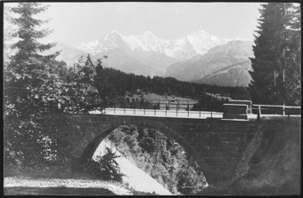 Beatenberg, steinerne Brücke, mit Alpenpanorama