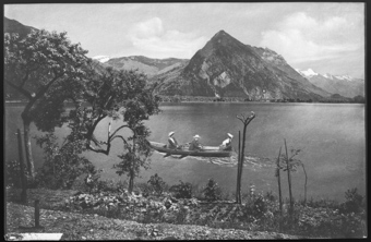Därligen, Blick auf Thunersee, Harder und Brienzer-Rothorn, mit einmontiertem Ruderboot