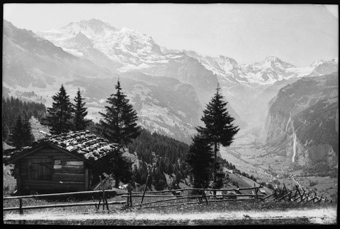 Wengen, Blick in's Lauterbrunnental, Jungfrau und Breithorn