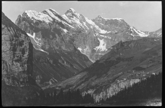 Wengernalp Blick auf Mürren und Gspaltenhörner