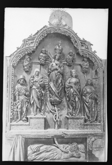 Altarretabel mit Maria und Jesuskind sowie weiteren Heiligen