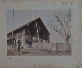 Haus mit dem Besitzer Johann Anton Stäubli (80 Jahre alt), der mit seiner um zwei Jahre jüngeren Frau darin wohnt