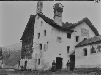 Wohnhaus, Mischbau mit Personen
