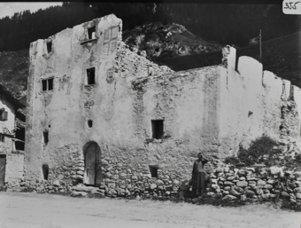 Wohnhaus in Abbruch, Steinbau 