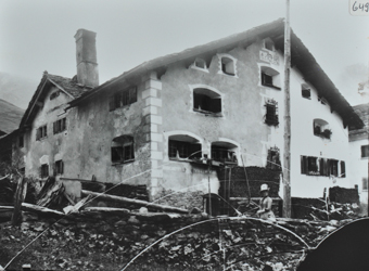 Mehrfach-Wohnhaus, Steinbau