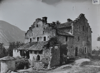 Mehrfach-Wohnhaus, Steinbau