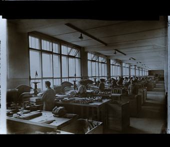 Gehört zu Dossier: Schuhfabrik