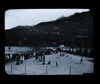 4626. Im Strandbad Weesen