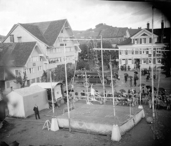 Akrobatik auf dem Landsgemeindeplatz