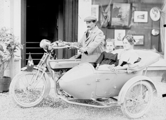 Motorrad mit Seitenwagen