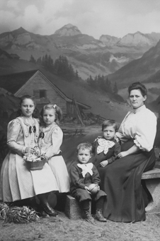 Mutter mit Kindern
