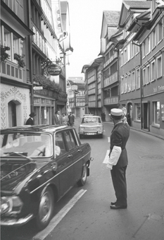 Verkehrspolizist in der Hauptgasse