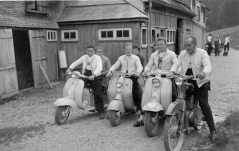 Sennen mit der Vespa