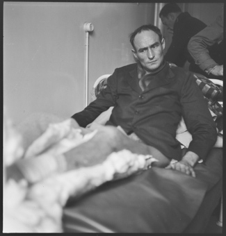 Spanischer Bürgerkrieg, Rückführung von verletzten Militärpersonen [abgebildet in der Reportage «Heimkehr aus Spanien» in: Schweizer Illustrierte Zeitung, 28. Dezember 1938; und in «Rückkehr vom Ebro», in: Aufstieg, 20. Januar 1939]